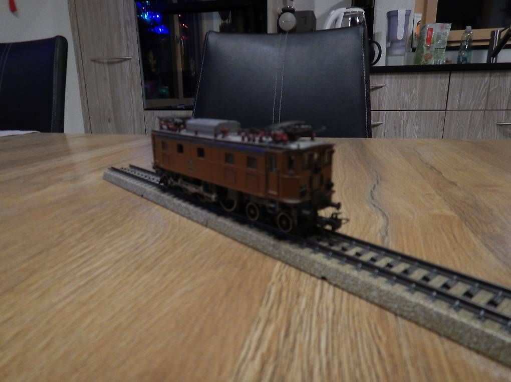 Modellini di ferrovie: Elektrolokomotive – Usato da Frutigen venduto da Tony1813 2