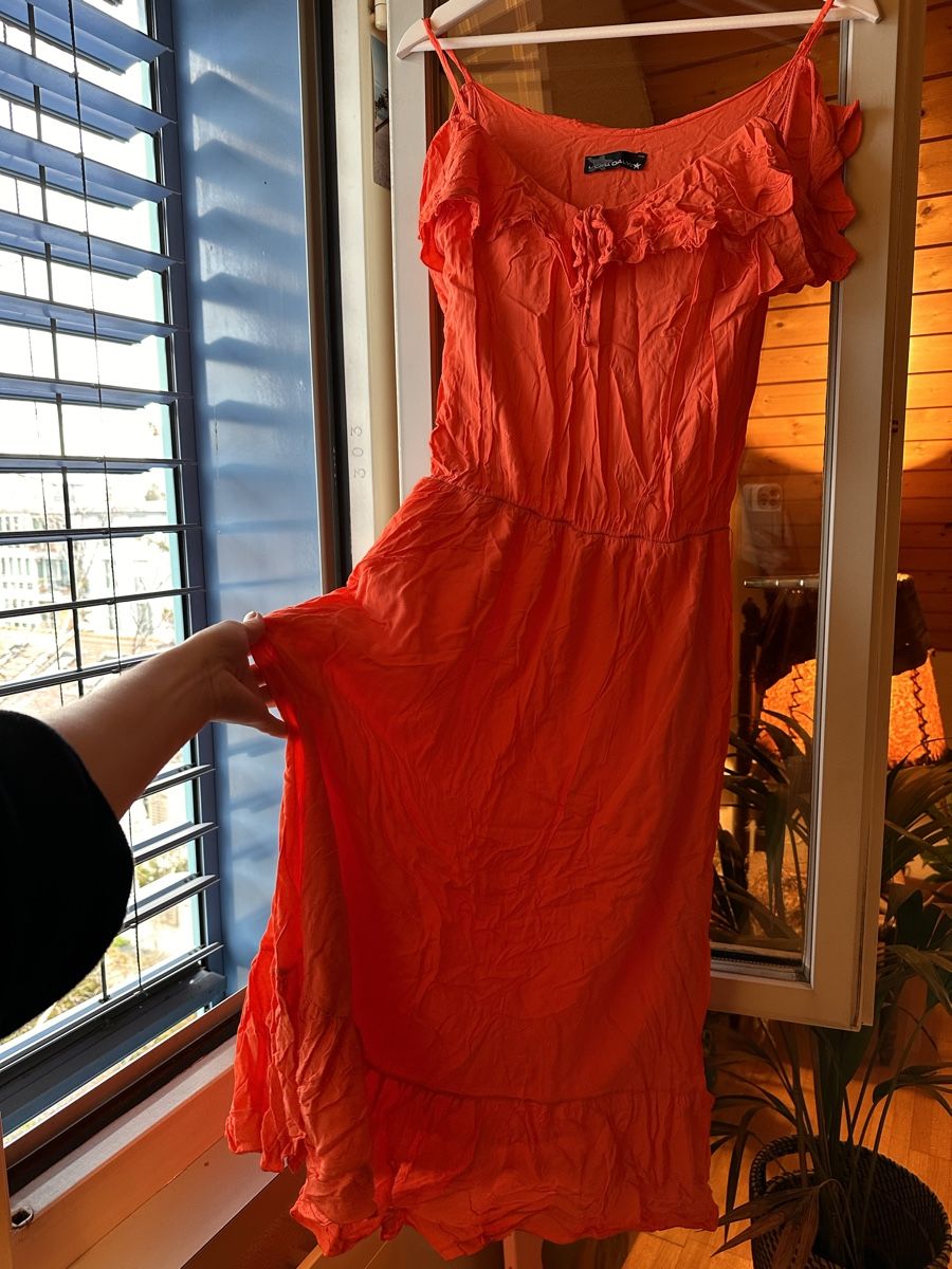 Kleider: Sommerkleid Maxi Rot mit fallenden Ärmeln – Gebraucht aus Zürich von BettinaMarie2308 2