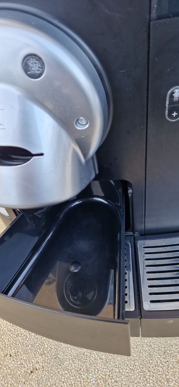 Nespresso Machines à café & Machines à expresso: Machine à café pro/Nespresso GEMINI 200 – Défectueux à St. Ursen par cpi23 5