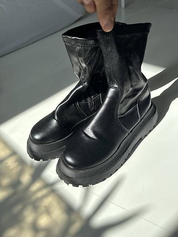 Scarpe da donna: schöne stiefel grösse 40 – Usato da Zürich venduto da refg7
