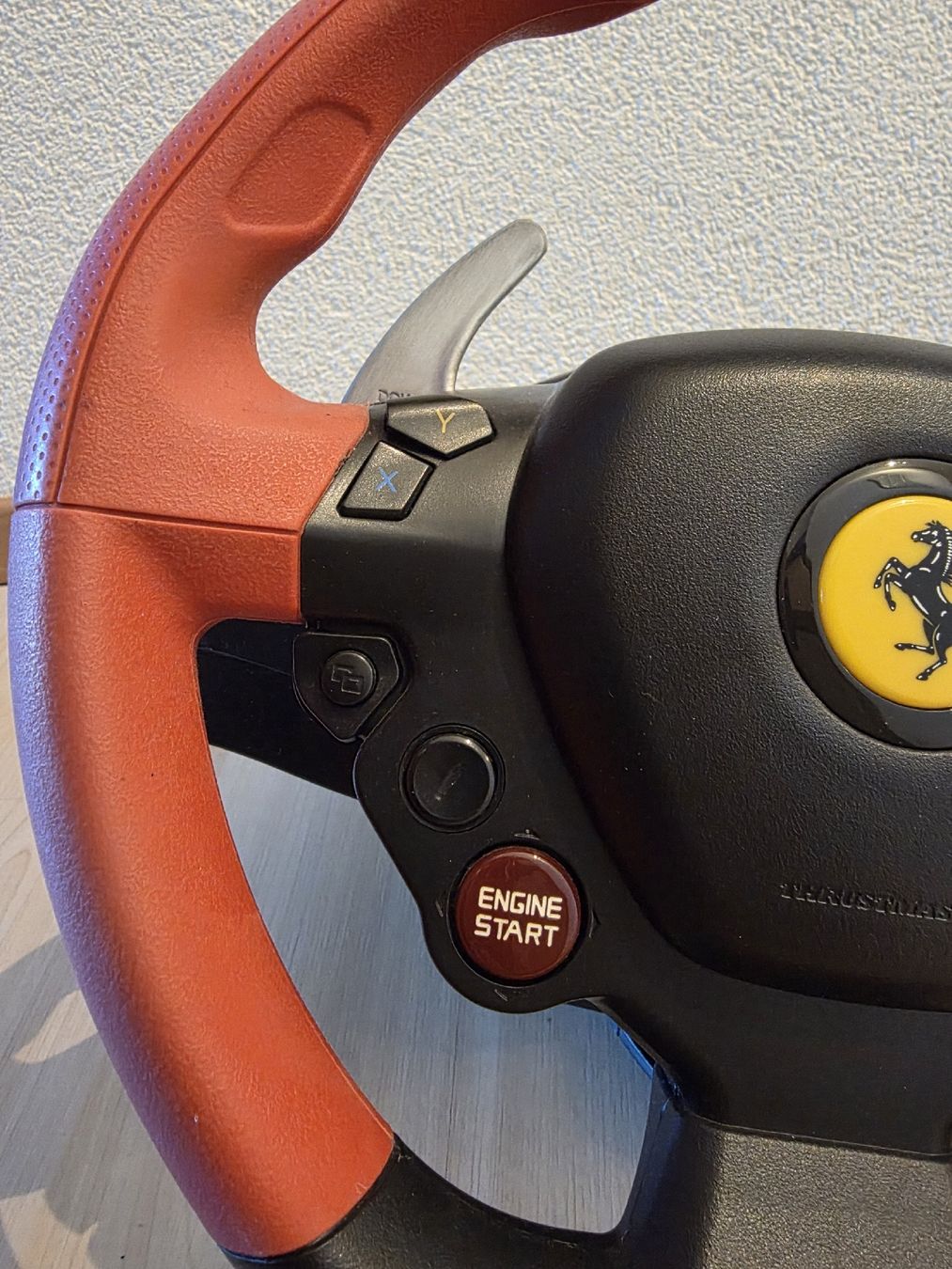 Thrustmaster Controller: Thrustmaster Ferrari Force Lenkrad Xbox / PC – Neu (gemäss Beschreibung) aus Bibern SO von SV3NSATii0N3LL 1