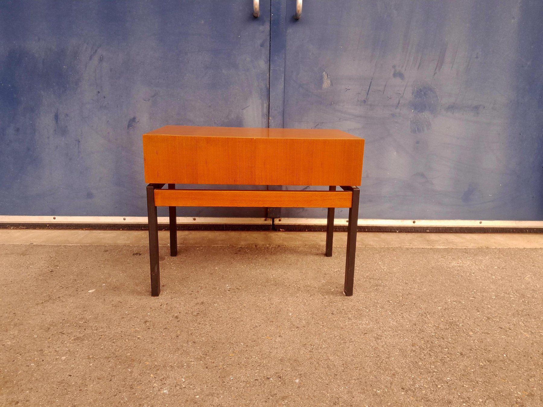 Tables de nuit: Vintage Nachttisch / Kommode / Sideboard – D'occasion à Männedorf par Bel-view