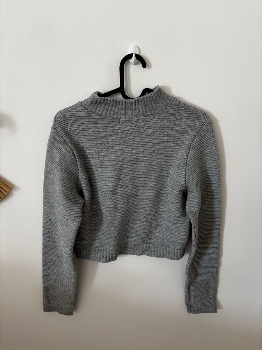Tops: Pull longue manche gris crop top – D'occasion à Bulle par lfr_gfx8 1