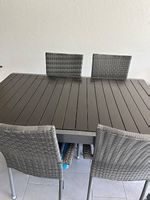 Gartentisch mit Stühle