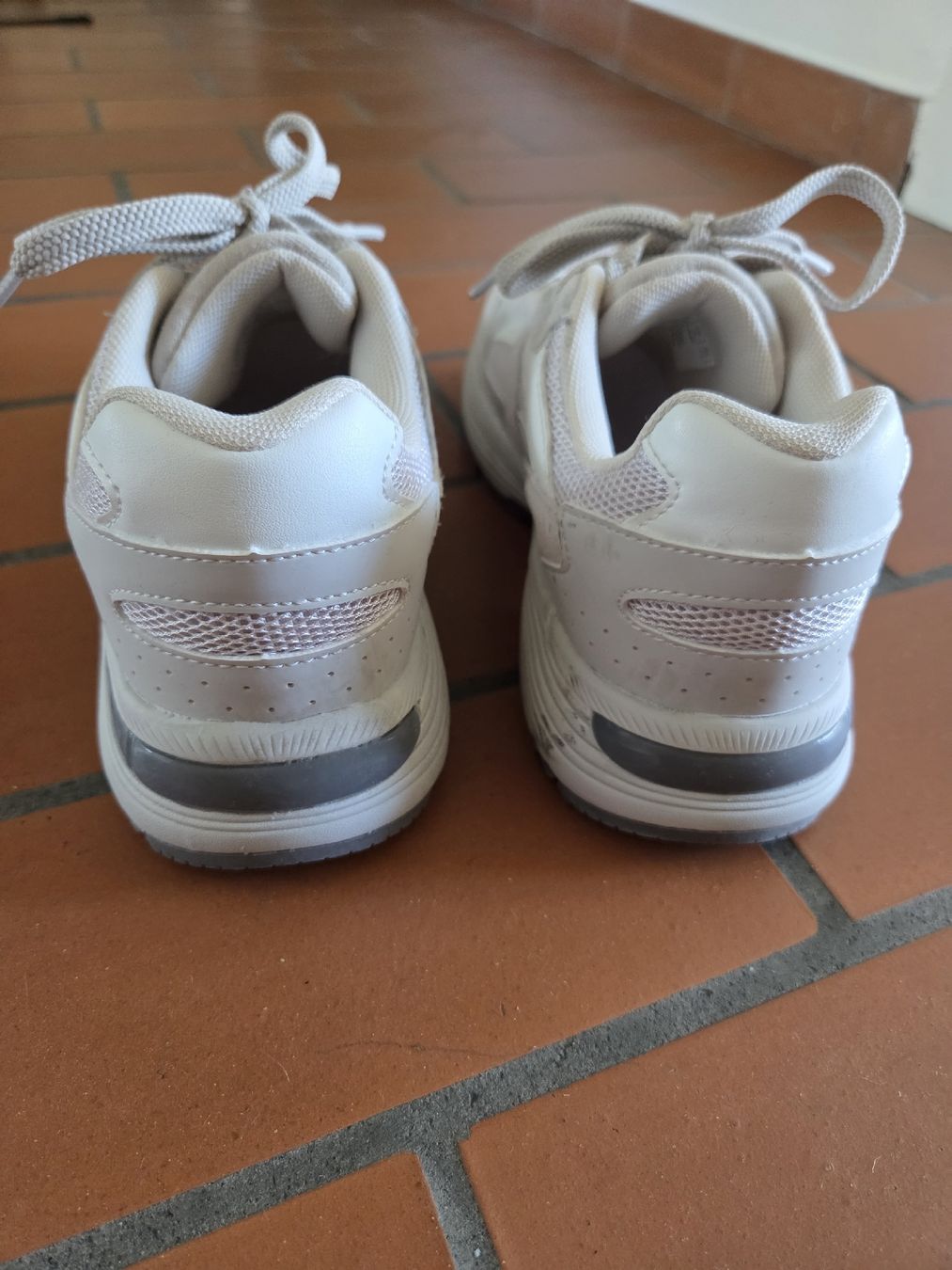 Oysho Scarpe da donna: Oysho Sneakers – Usato da Zürich venduto da PatriciaAnna 3