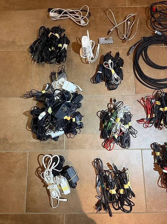 Câbles: Accessoires électronique – D'occasion à Le Peuchapatte par cle_j2hp 2