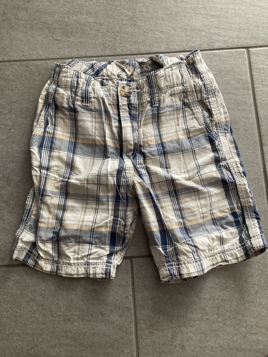 Pantaloni: 1 kurze Hose gr. 92 – Usato da Derendingen venduto da Mel.A