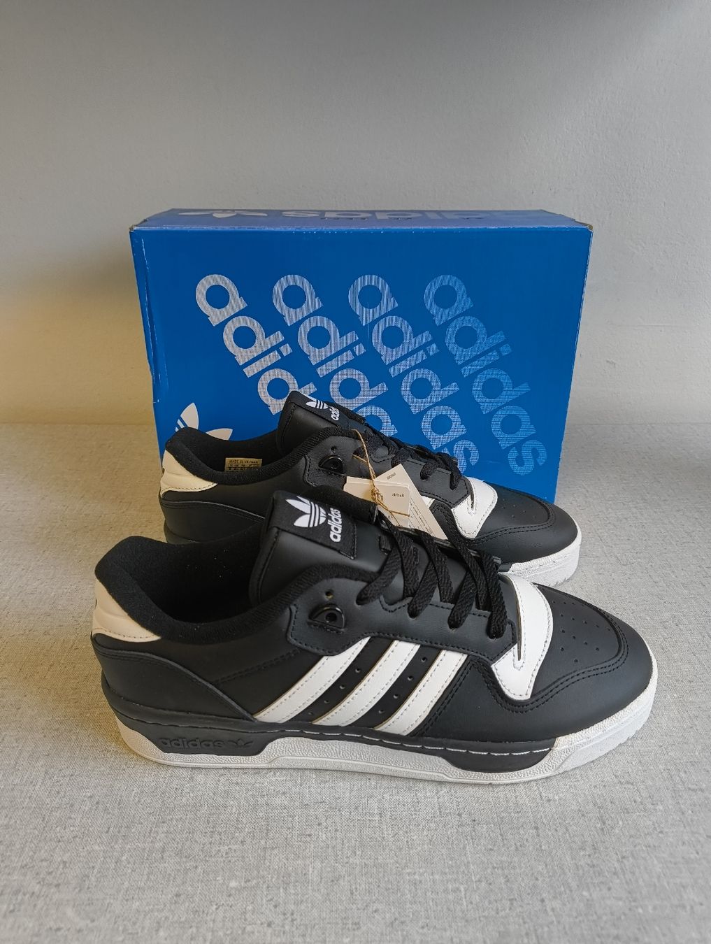 Adidas Scarpe da uomo: Adidas Rivalry Low Gr. 46 2/3 – Nuovo e nell'imballaggio originale da Uitikon Waldegg venduto da PJLS1