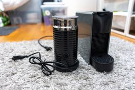 Krups Nespresso Essenza Mini mit Milchaufschäumer