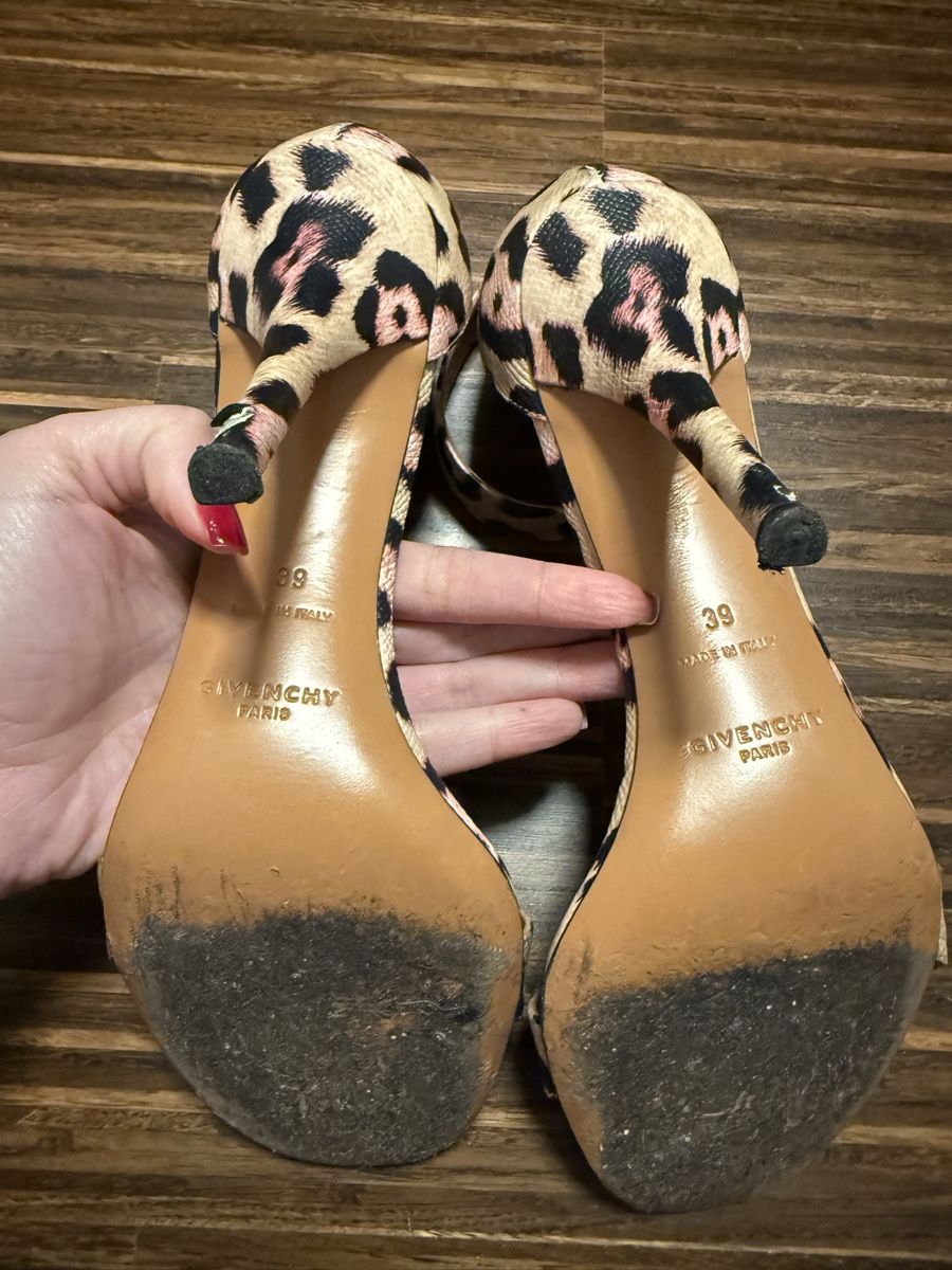 Givenchy Scarpe da donna: Givenchy Leopard Print Infinity Sandalen – Usato da Zollikon venduto da snowflake10- 2