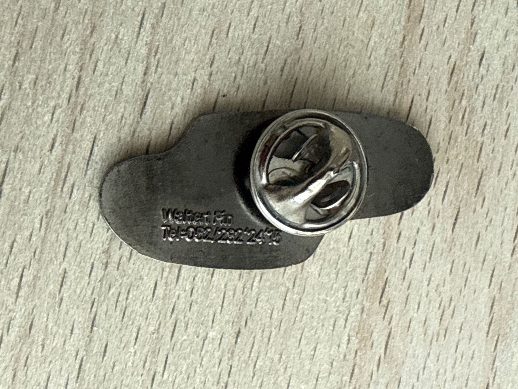 Plaquettes & Badges: Pin HÄNNI – D'occasion à Glattbrugg par Schweigmatt 1