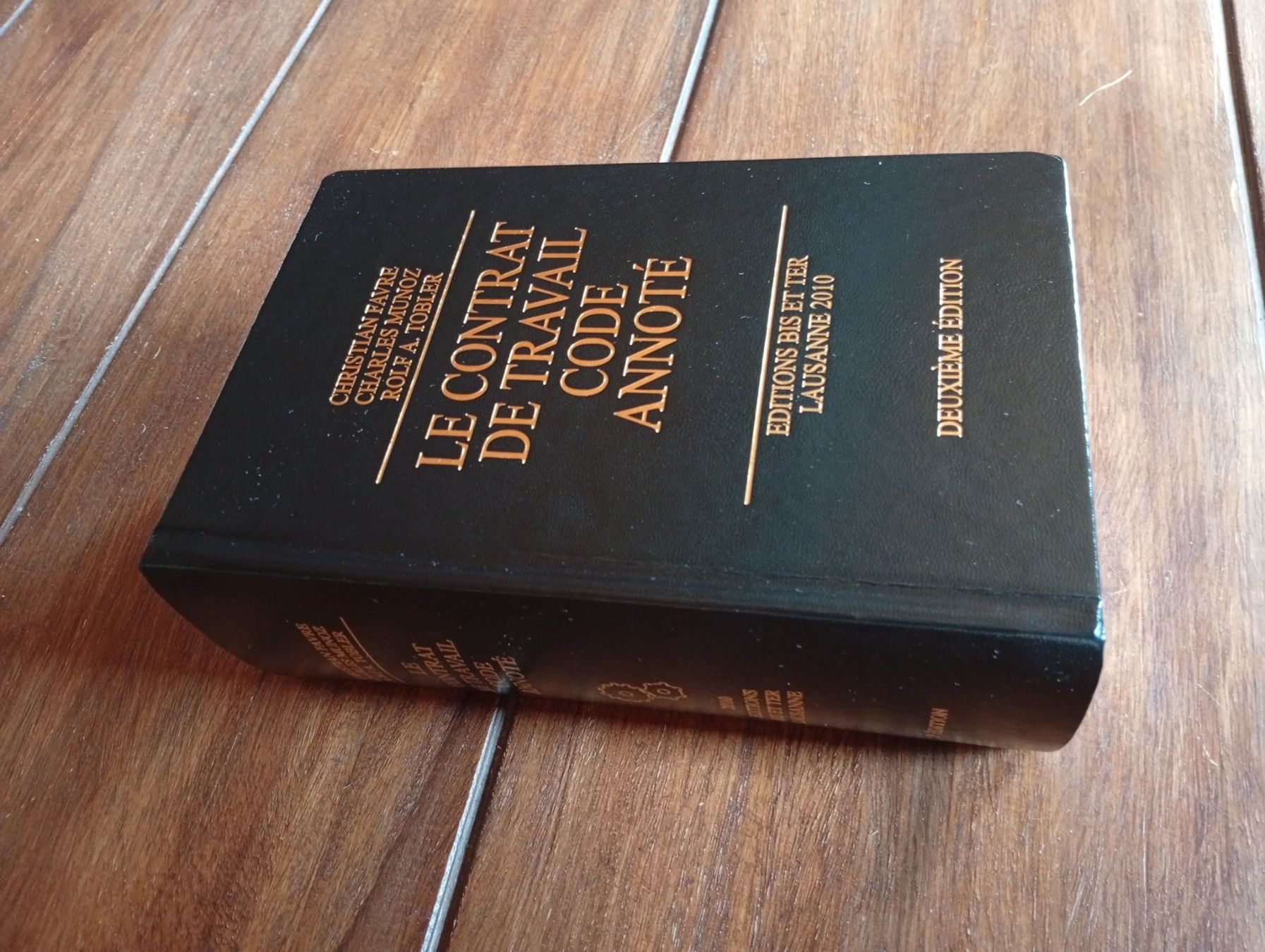 Libri: Le Contrat de Travail, Code Annoté – Usato da Perrefitte venduto da 36B 1