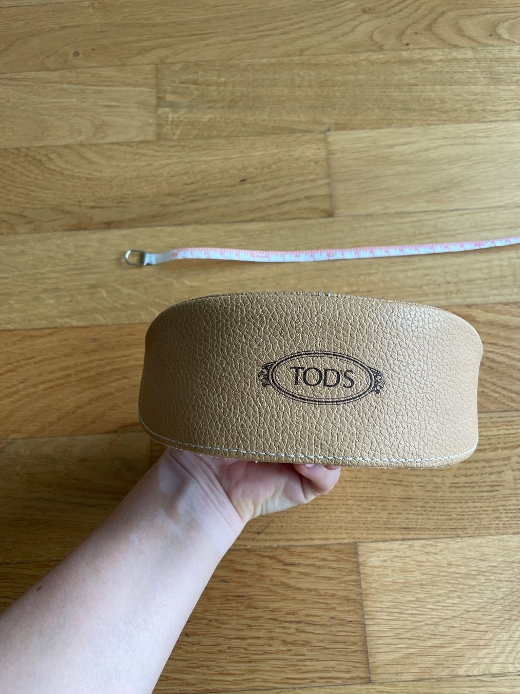 Tod'S Brillen & Gläser: 100% original Tod’s sunglasses leather case – Gebraucht aus Zug von dmjtita
