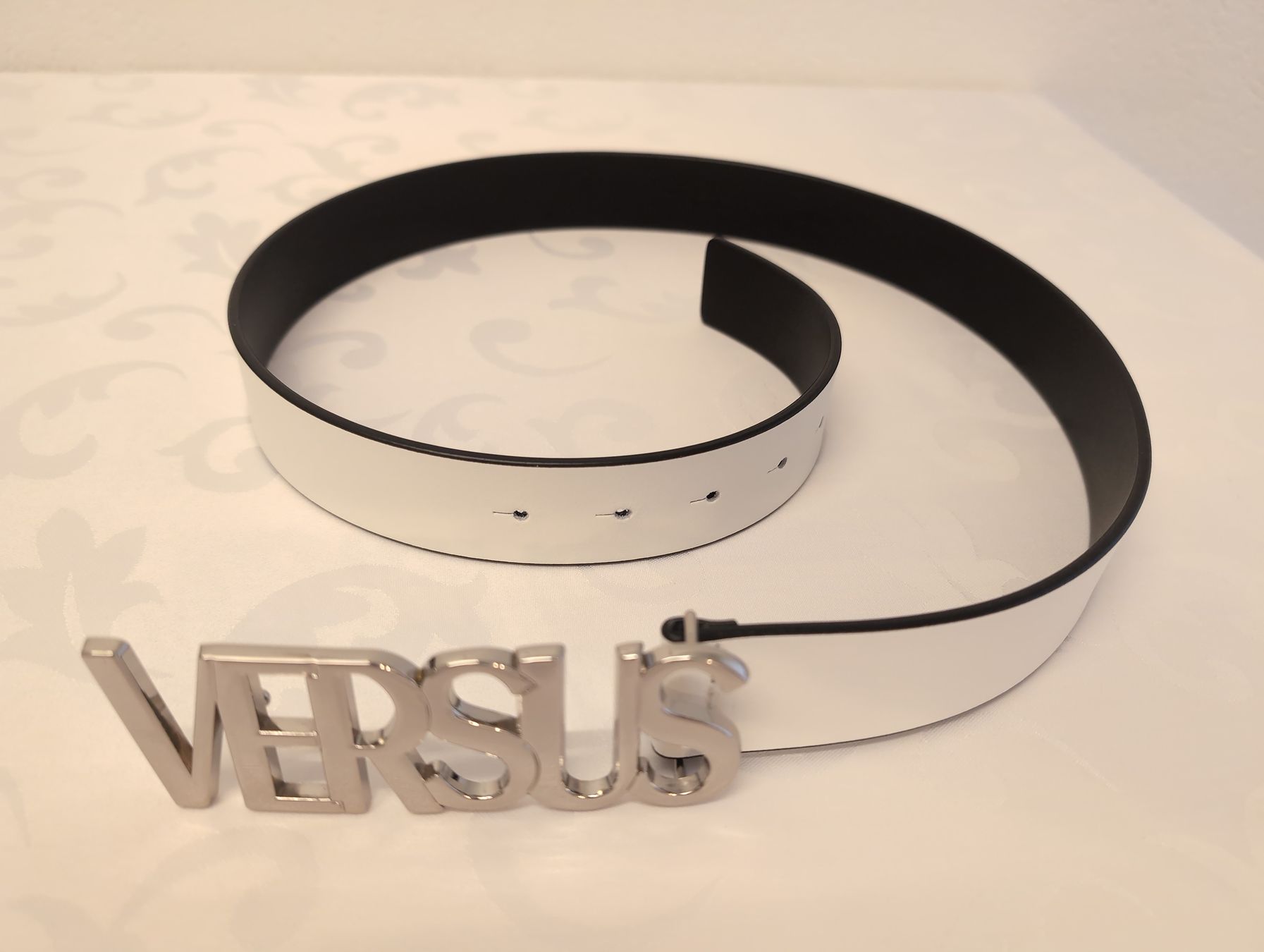 Versace Cinture: Versace Leder Gürtel, Neuwertig, weiss , 90 – Nuovo (secondo la descrizione) da Zürich venduto da rom_zh 1