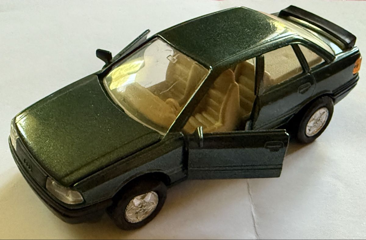 Audi Modellautos: AUDI Limousine/1:43/ neuwertig – Gebraucht aus hunzenschwil von Oldipark