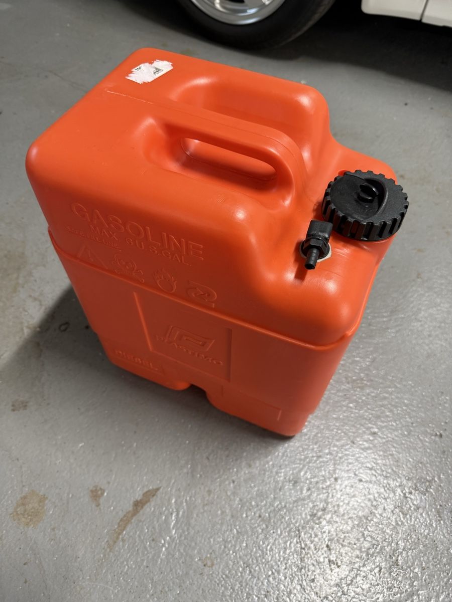 Benzinkanister: Kanister boot tank – Gebraucht aus Bettlach von mehr86 2