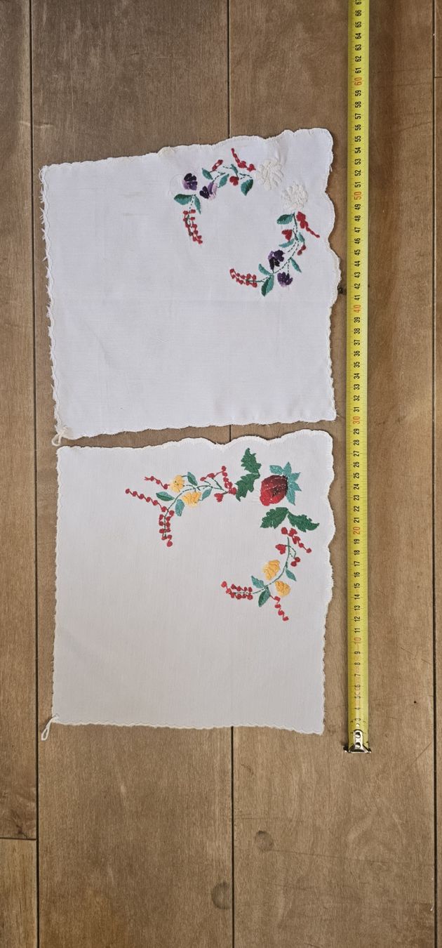 Tovaglioli: Stoffservietten bestickt mit Blumen 2stk – Nuovo (secondo la descrizione) da Saanen venduto da Steierlein