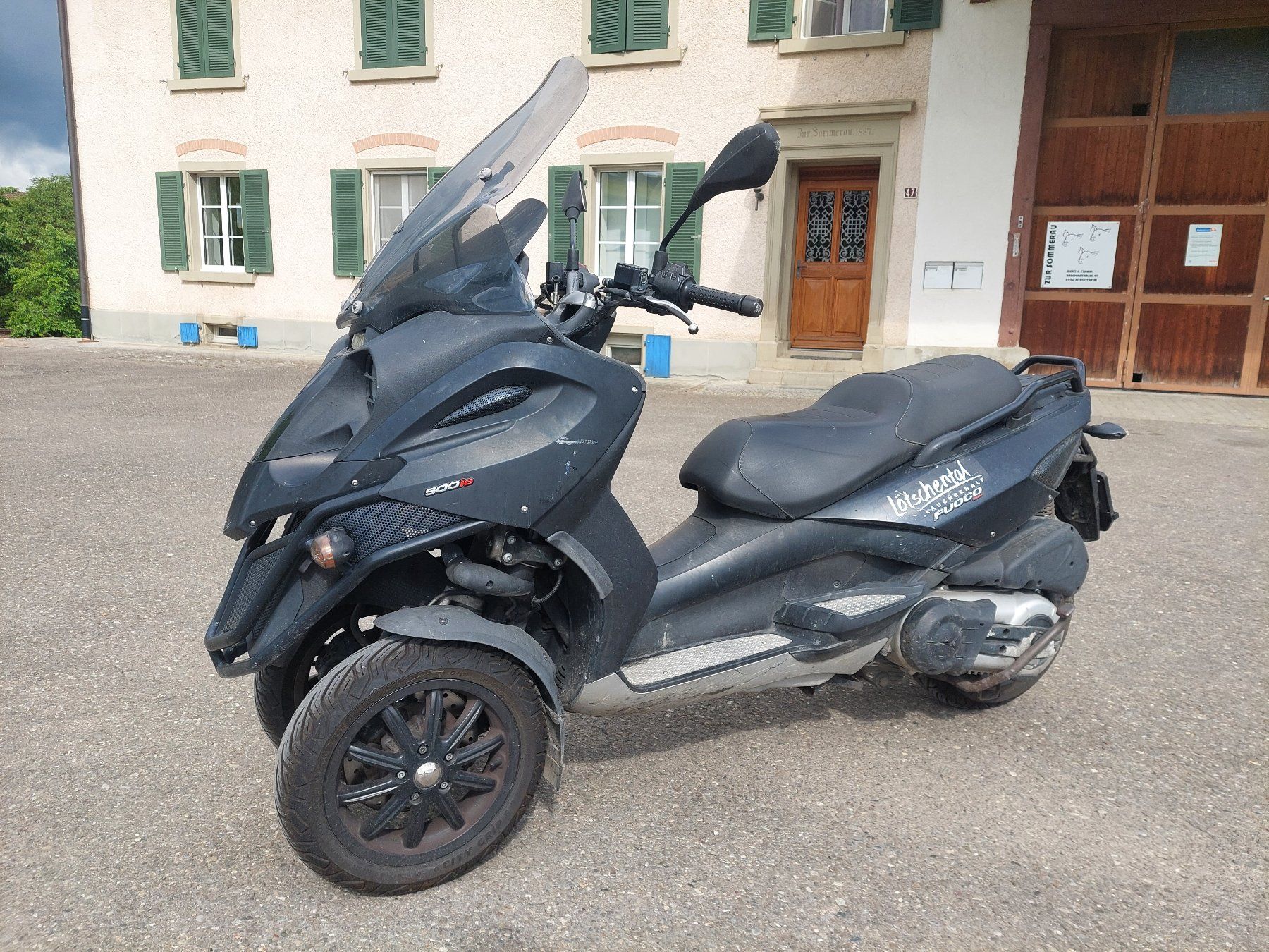 Gilera A tre ruote: Gilera Fuoco 500 3Rad Roller baugleich Piaggio MP3 – Usato da Schleitheim venduto da ZieglerMotoRecycling 3