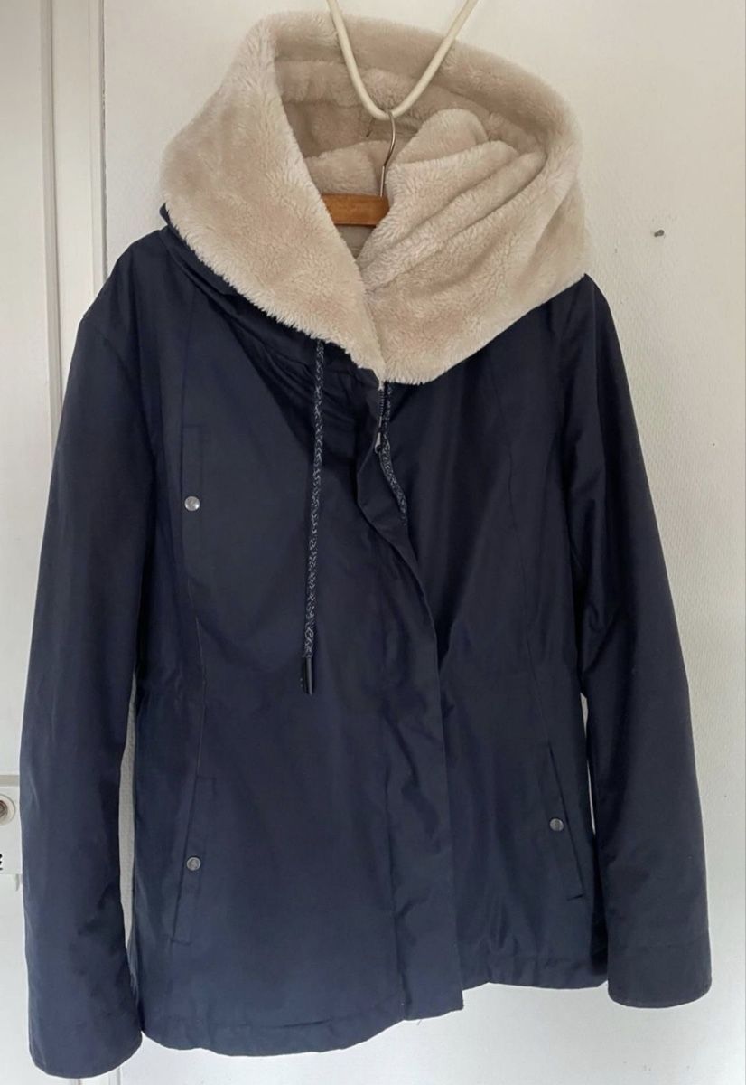 Jacken: Winterjacke mit Teddyfutter Grösse M – Gebraucht aus Dübendorf von ali_g7p8
