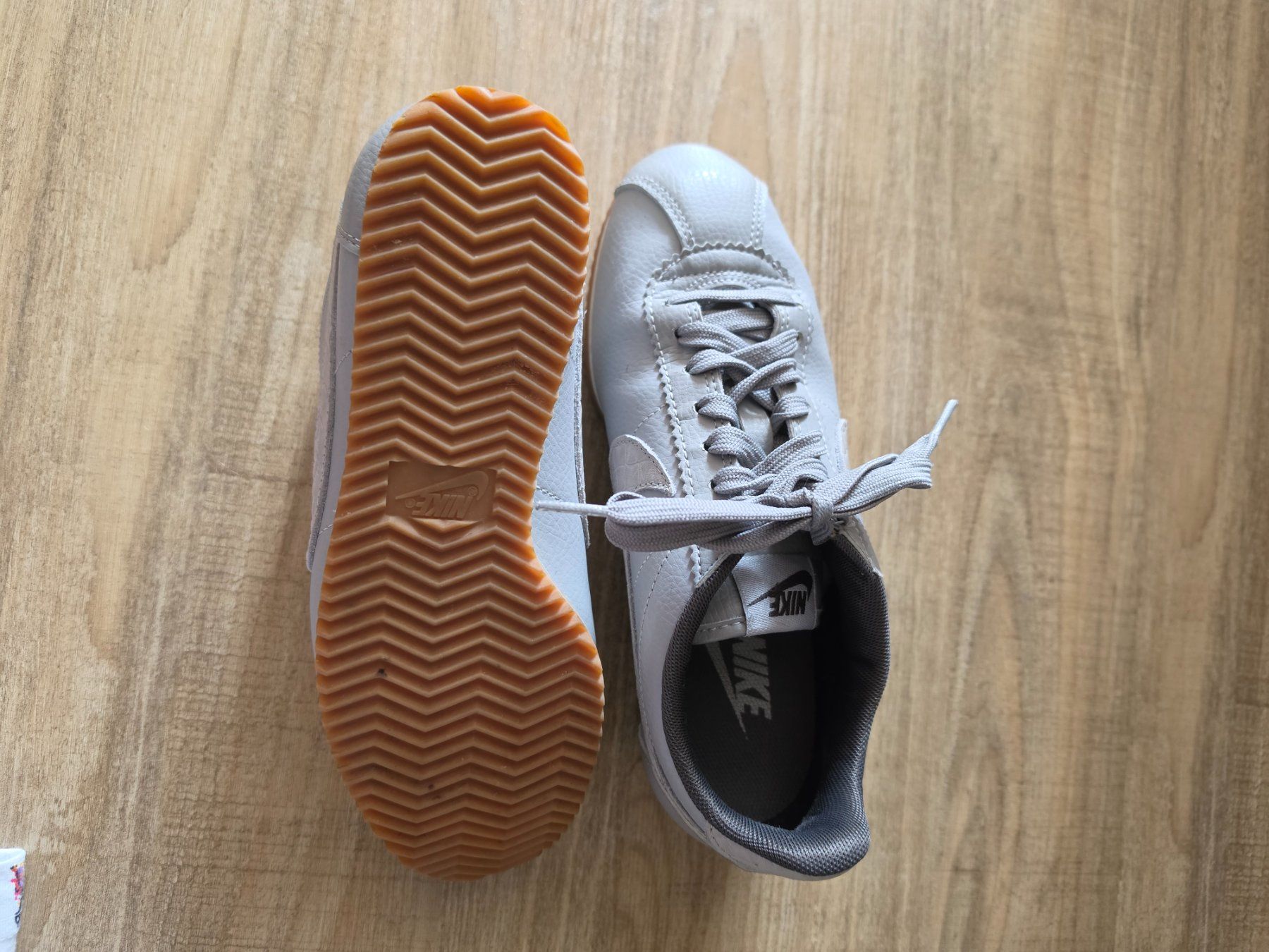 Nike Scarpe da donna: Graue Nike Sniker – Usato da Uetendorf venduto da Jasiiilein_ 2