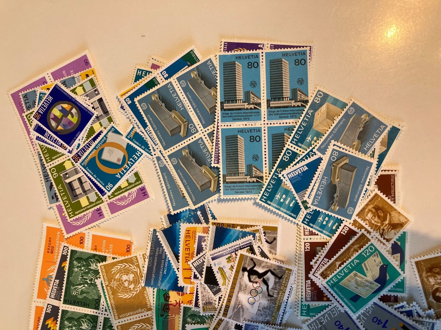 Tous les timbres: Postrfische Aemter Marken Nominalwert Fr. 300.00 – D'occasion à Baar par Ramona10 3