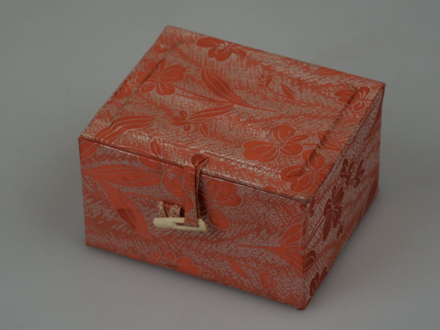 Alle Dekorationen: Chinesische Geschenkbox 2" – Gebraucht aus Rüti ZH von Restwert_Rueti_ZH 1