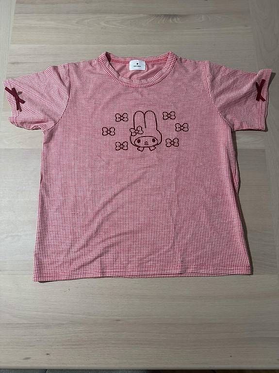 T-shirt: T-shirt My Melody rose – Nuovo (secondo la descrizione) da Grand-Lancy venduto da sac_b826