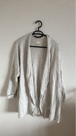 Graue H&M Strickjacke, Grösse M/L