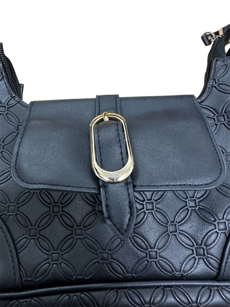 Borse: Stylish Black Shoulder Bag - Excellent Condition – Usato da Buochs venduto da zukkias 2