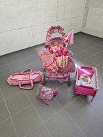 Mädchen Pupenwagen