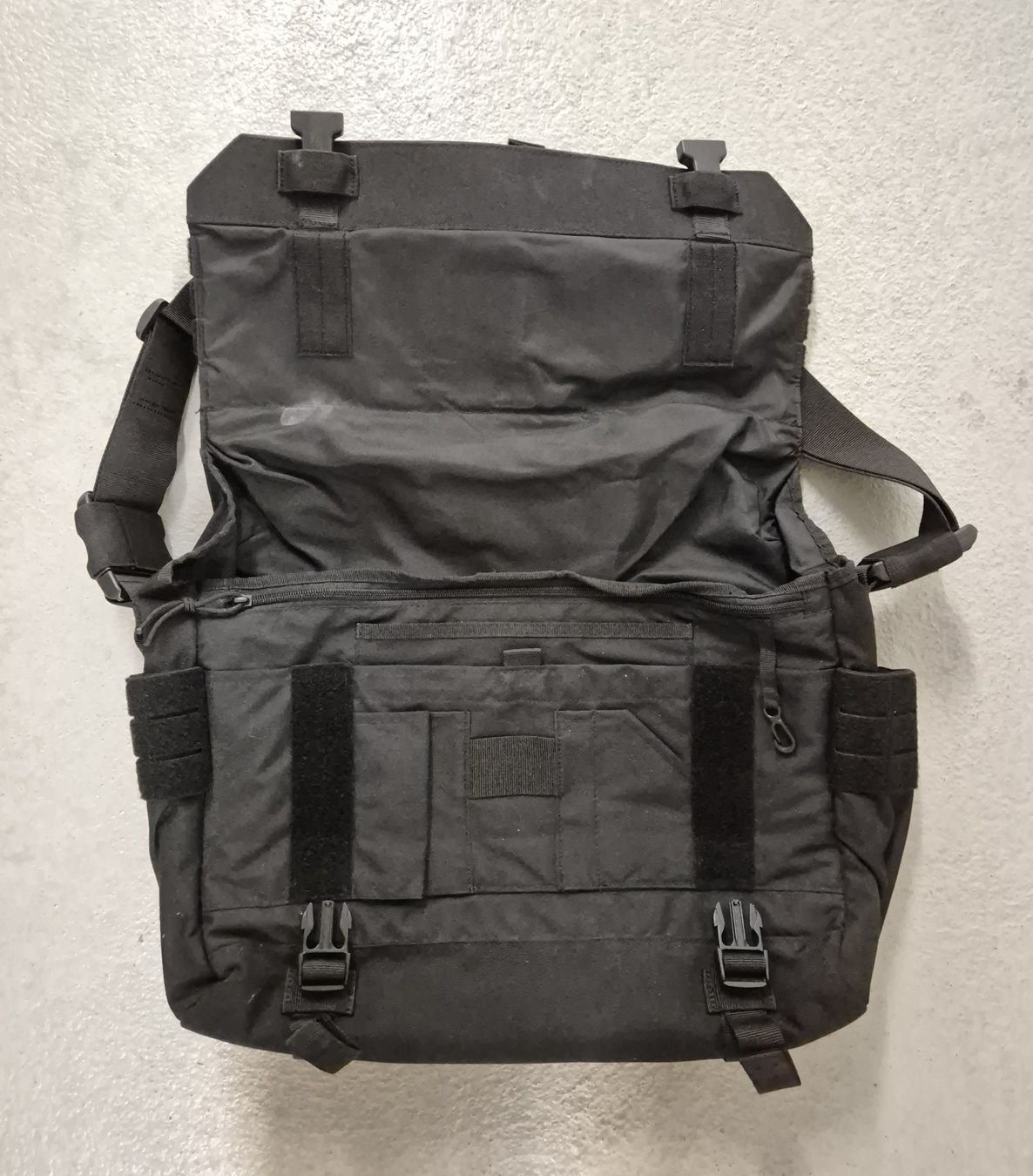Borse: Umhängetasche, schwarz 5.11 TACTICAL MESSENGER BAG – Nuovo (secondo la descrizione) da Frauenfeld venduto da servicesdietrich 1