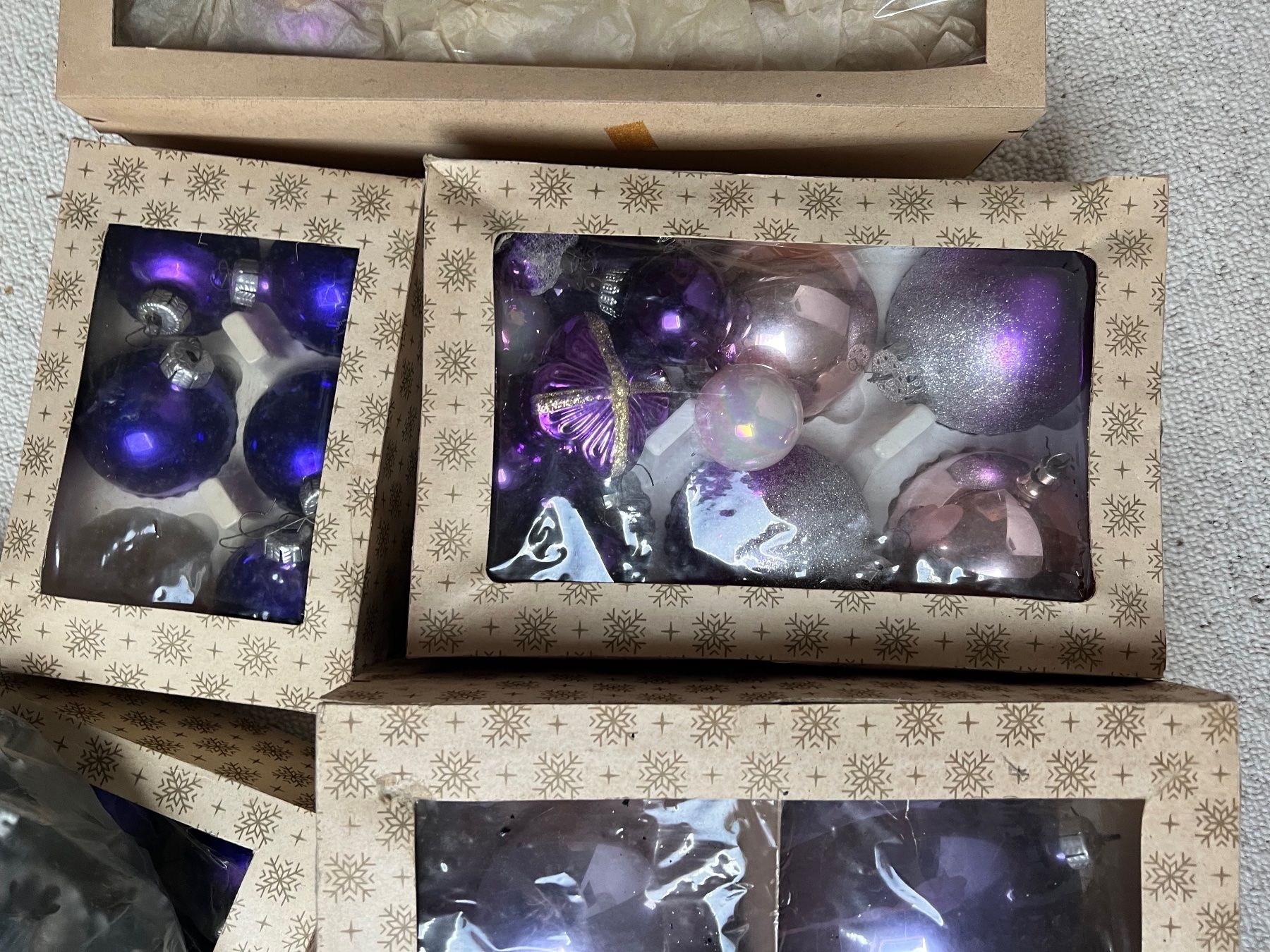 Tutte le decorazioni: Weihnaschtskugel violet und weiss – Usato da Arlesheim venduto da groethli47 1