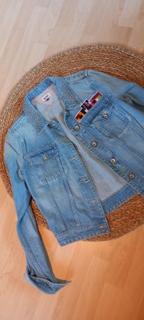 Jeansjacke Hilfiger Denim Damen Grösse L USA Flagge Nieten
