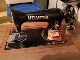 Machine à coudre Helvetia – Vintage