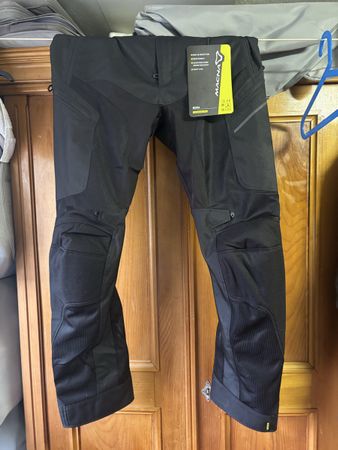 Macna Bora Motorradhose, Schwarz, Grösse L  -NEU