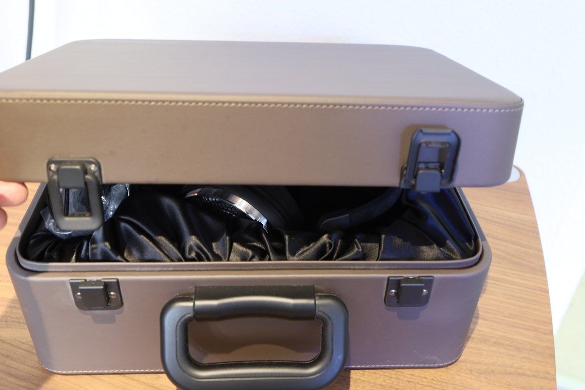 Audio Technica Cuffie: Audio-Technica ATH-ADX5000 High-End Kopfhörer Aussteller – Nuovo (secondo la descrizione) da Luzern venduto da Hifipro 3
