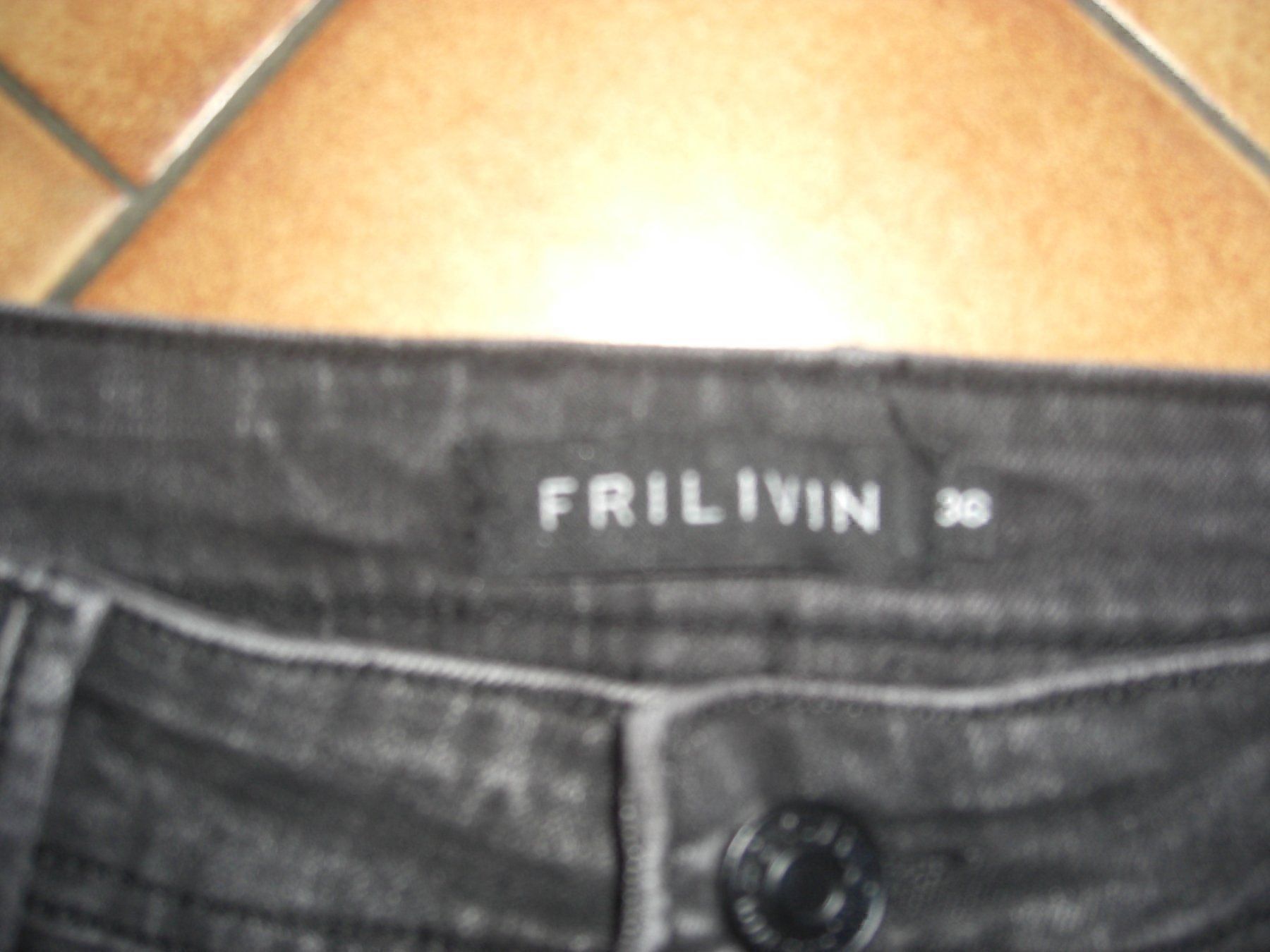 Pantaloni: Pantalon Taille 36 FRILIVIN – Nuovo e nell'imballaggio originale da Veyrier venduto da kimedovapa 1
