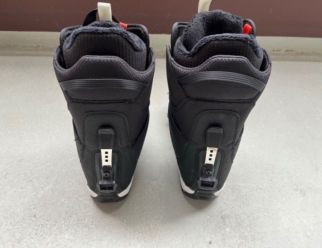 Burton Scarpe per ragazzi: Burton Small Snowboard Boots Gr. 38 – Usato da Berneck venduto da noe_mkw5 3