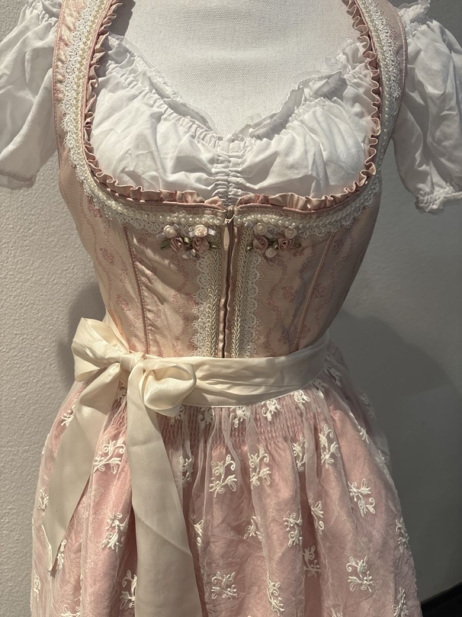 Krüger Vestiti: Dirndl mit Spitzenschürze  – Usato da Wiesendangen venduto da Powersandra03 1