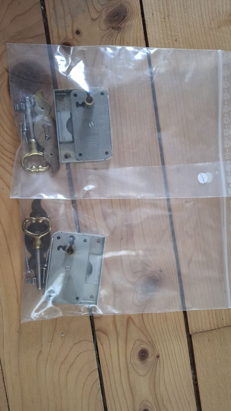 Cadenas: 2 Möbelschlösser ESA normal  – D'occasion à Wabern par Azzulitta 5