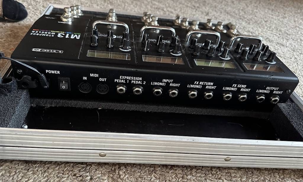Strumenti musicali: Line 6 M13 Stompbox Modeler inkl. robustem Thon Flightcase – Usato da Birr venduto da Dida110 2