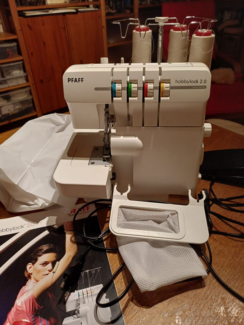 Pfaff Machines à coudre: Pfaff Hobbylock 2.0 – D'occasion à Meisterschwanden par Ursle15