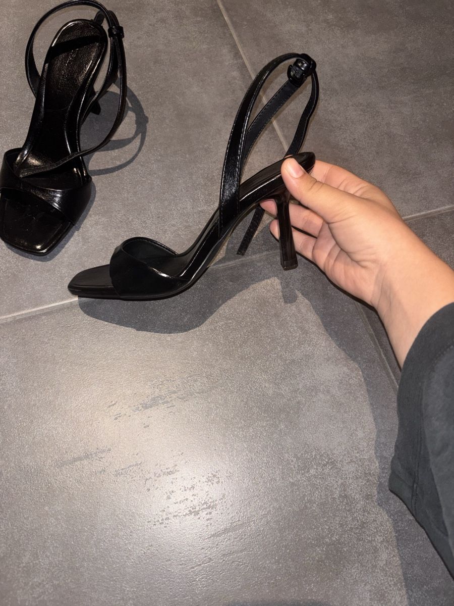 Scarpe da donna: Stradivarius High Heel – Usato da Amriswil venduto da dan_b7hm 1