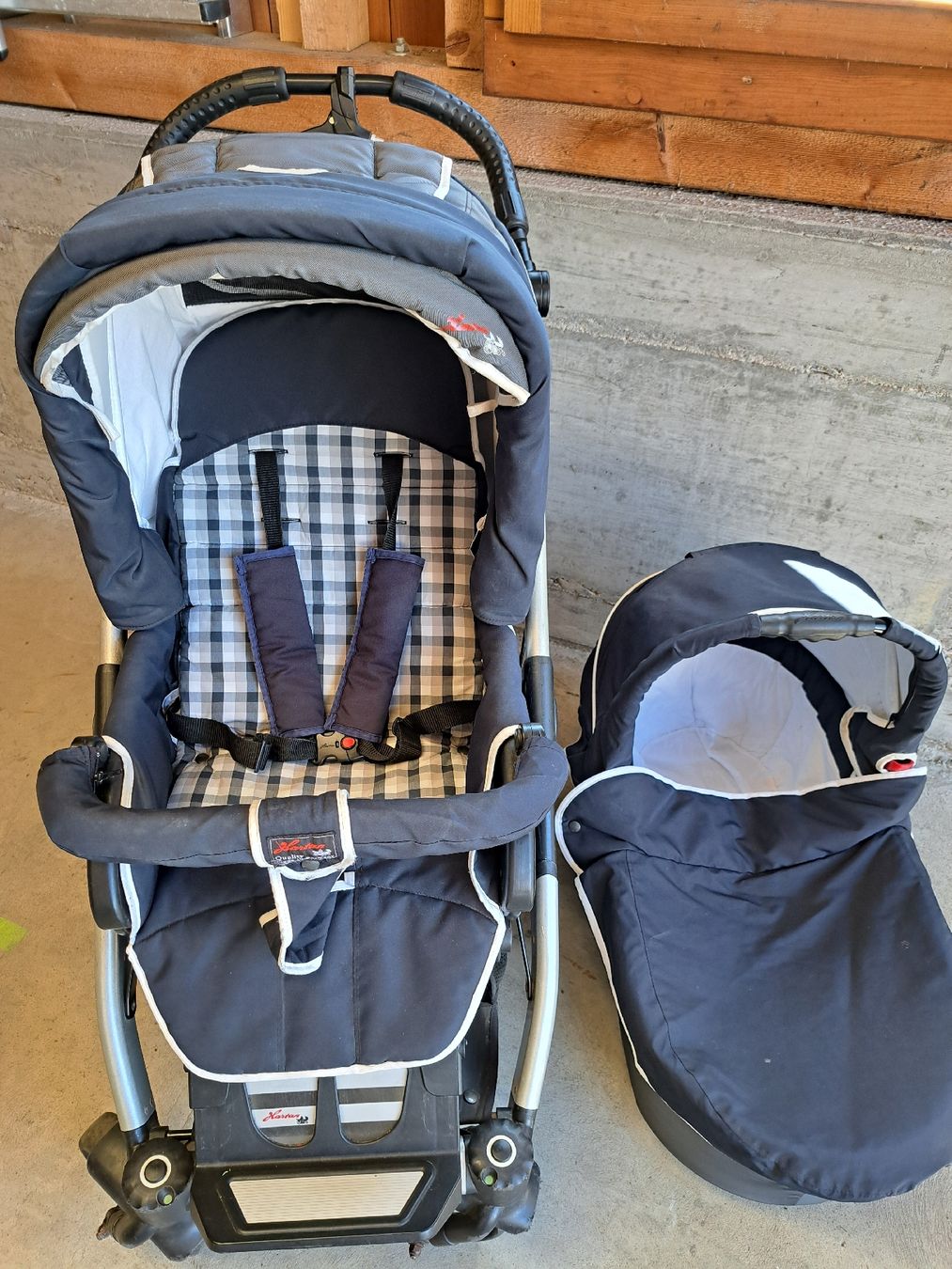 Hartan Carrozzine: Kinderwagen Hartan – Usato da Menznau venduto da Sim_Ste
