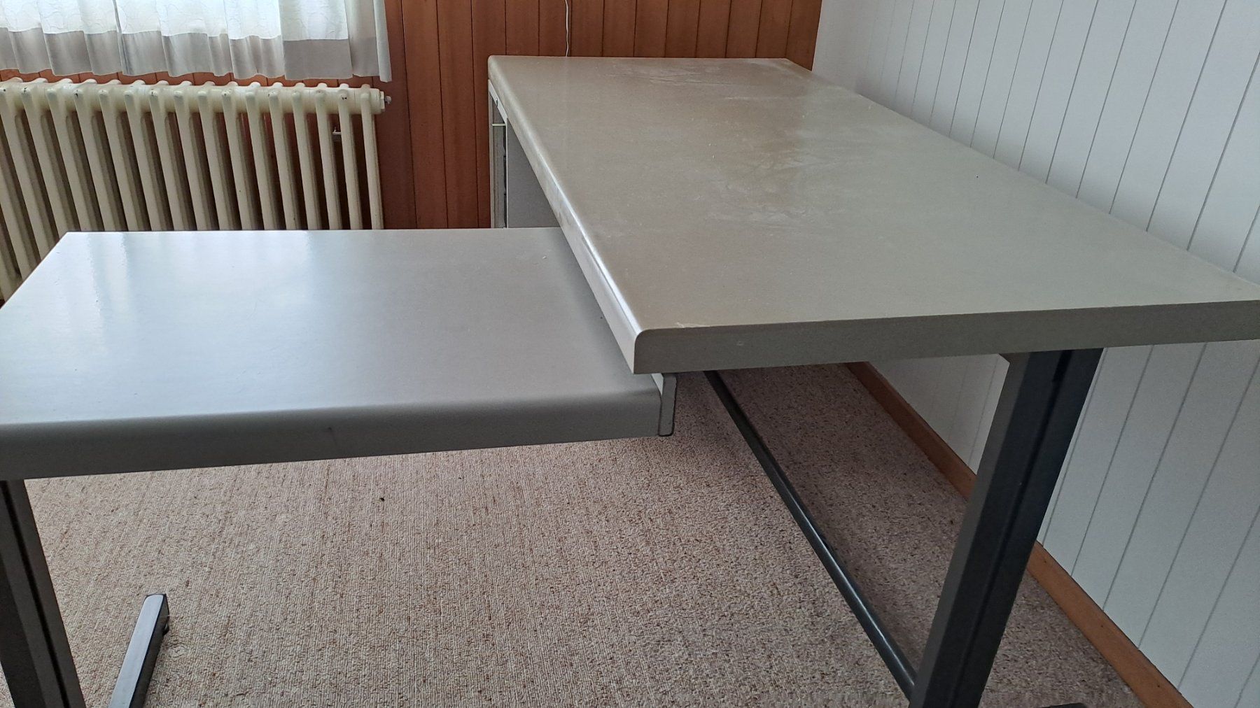 Scrivanie: Pult mit Seitenteil und Hängekorpus – Usato da Weggis venduto da tigresse02 4