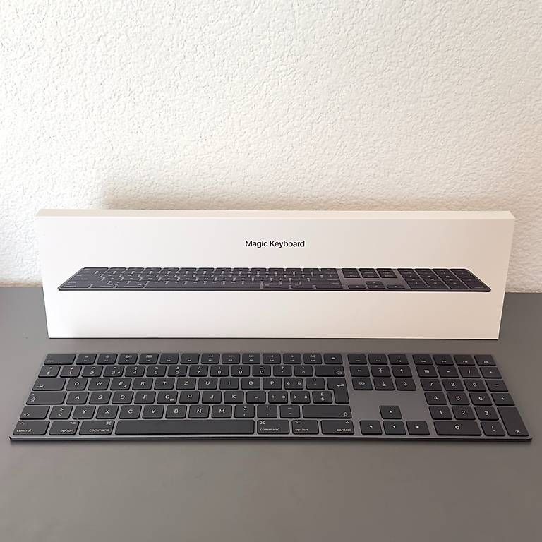 Tastaturen: Apple Magic Keyboard mit Ziffernblock  Space Grau – Gebraucht aus Utzenstorf von Nico.22
