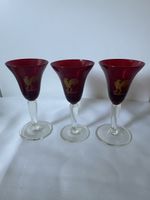 3 Senglet Likörgläser, rot, Hahn, Goldrand