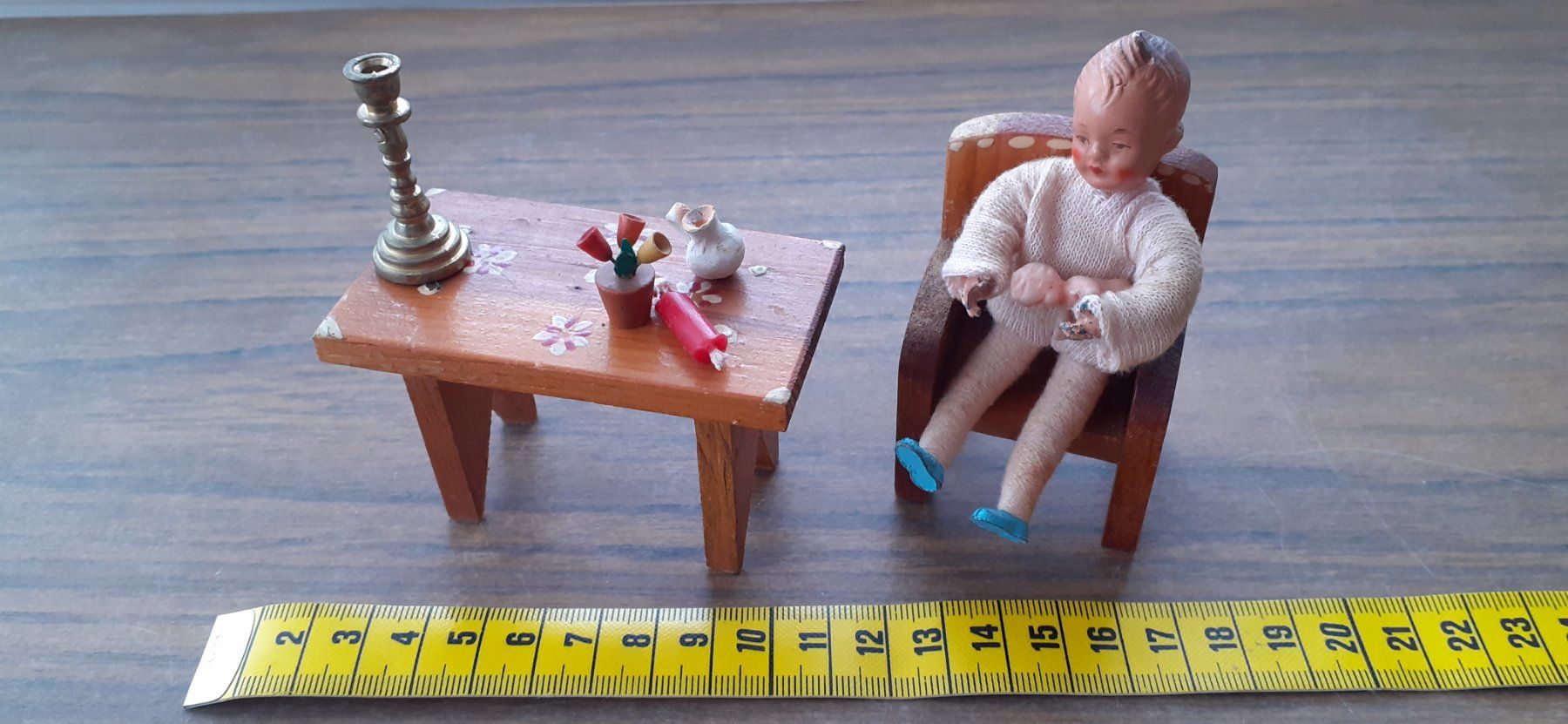 Bambole: Antike Puppenmöbel mit Puppe – Usato da Mörschwil venduto da lindaswunderkiste 4