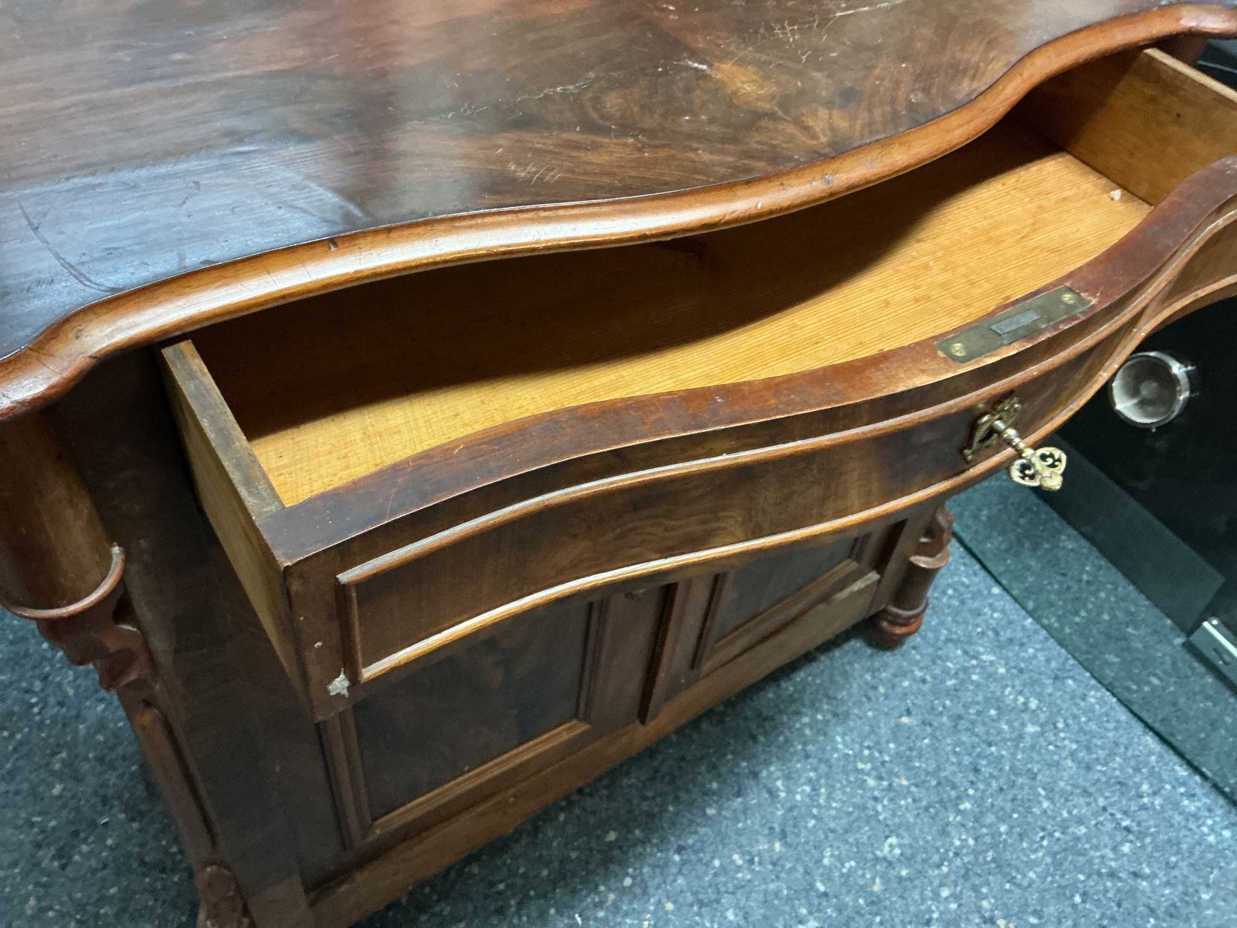 Commodes: kleine klassische Kommode – D'occasion à Bern par vielerart 2