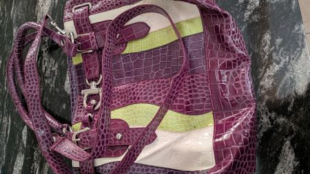 neuwertige Handtasche